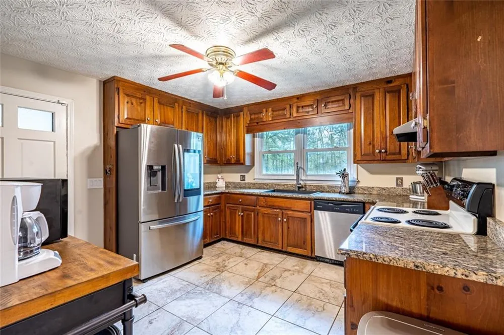465 Dobbs Road #B Woodstock, GA 30188