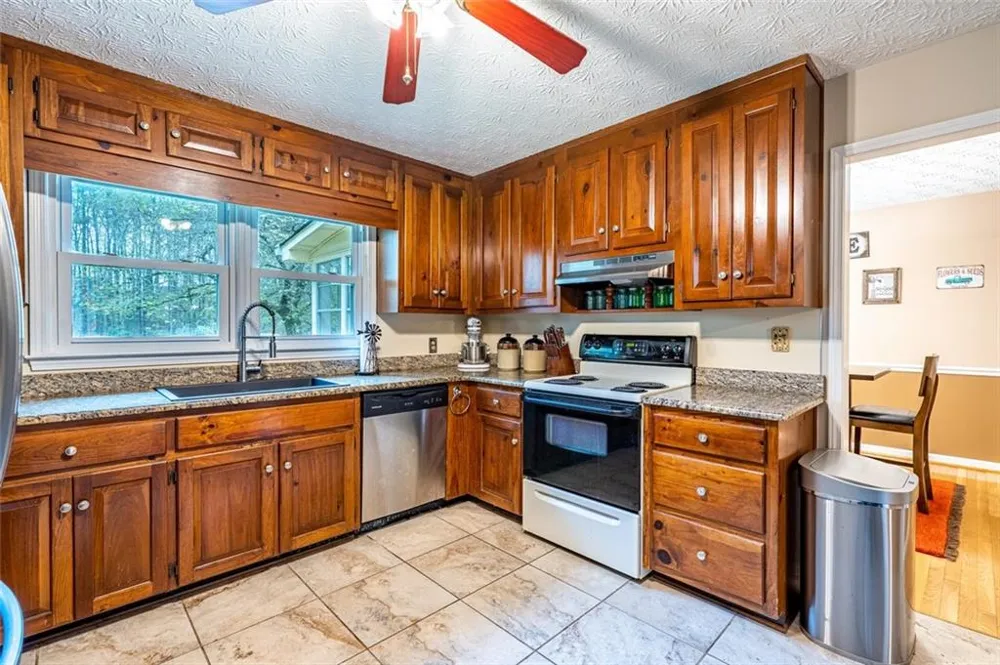 465 Dobbs Road #B Woodstock, GA 30188