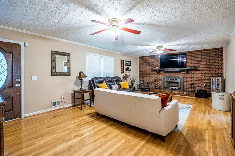 465 Dobbs Road #B Woodstock, GA 30188