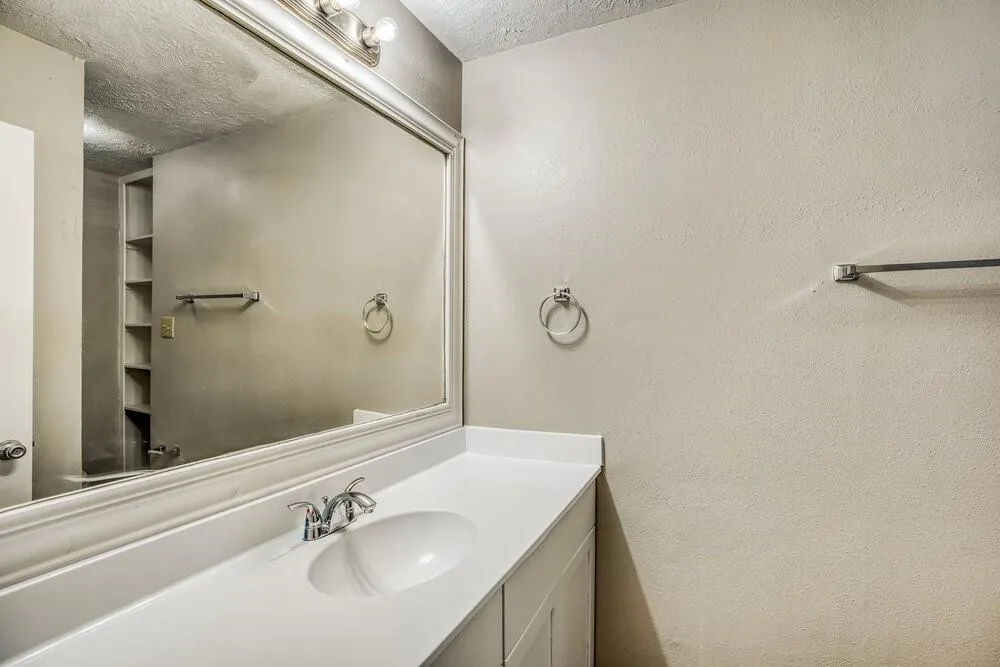 8403 Quail Burg Lane Houston, TX 77489