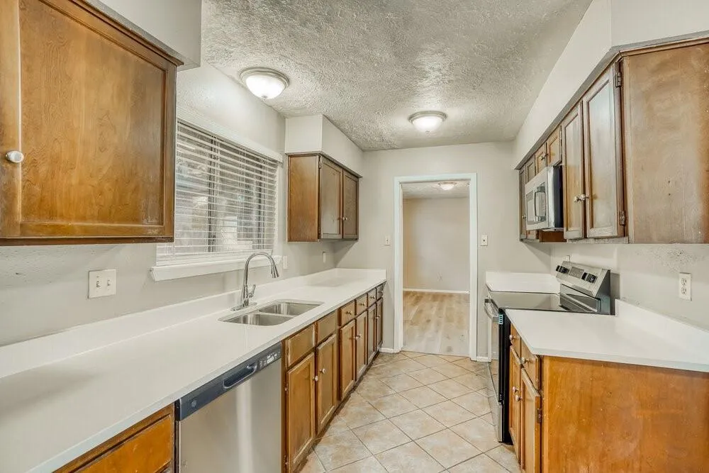 8403 Quail Burg Lane Houston, TX 77489