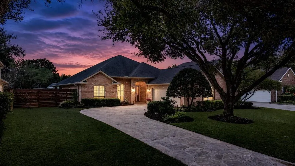 4 Crestwood Circle Sugar Land, TX 77478