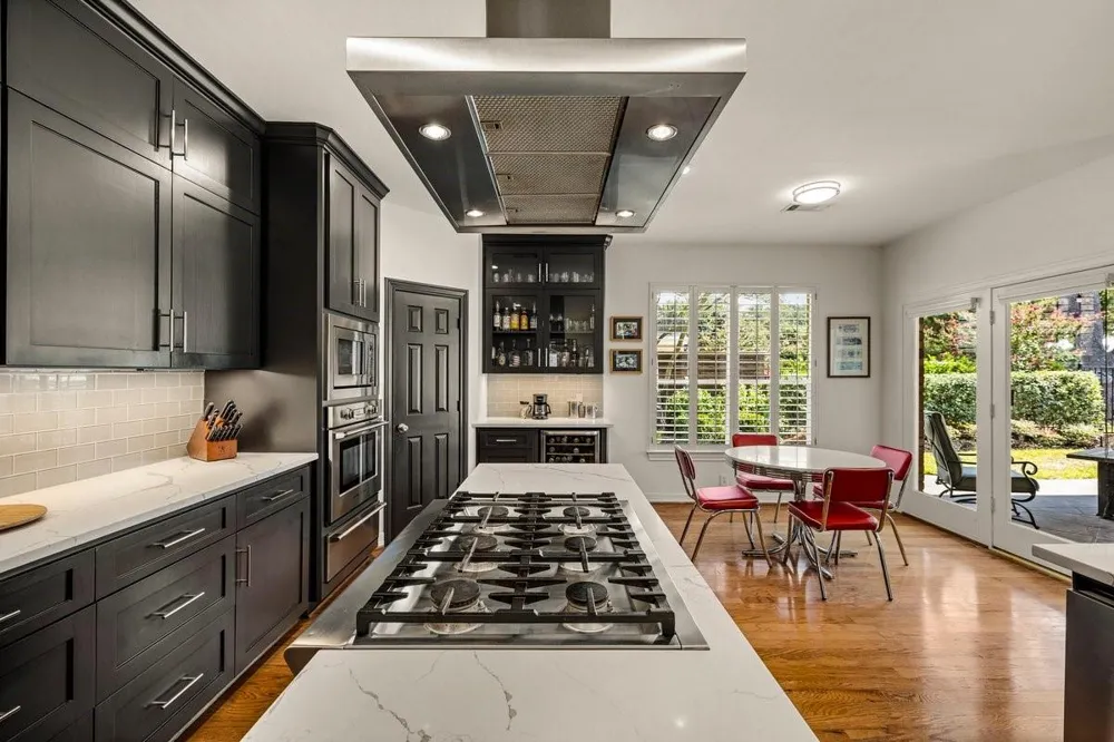 4 Crestwood Circle Sugar Land, TX 77478