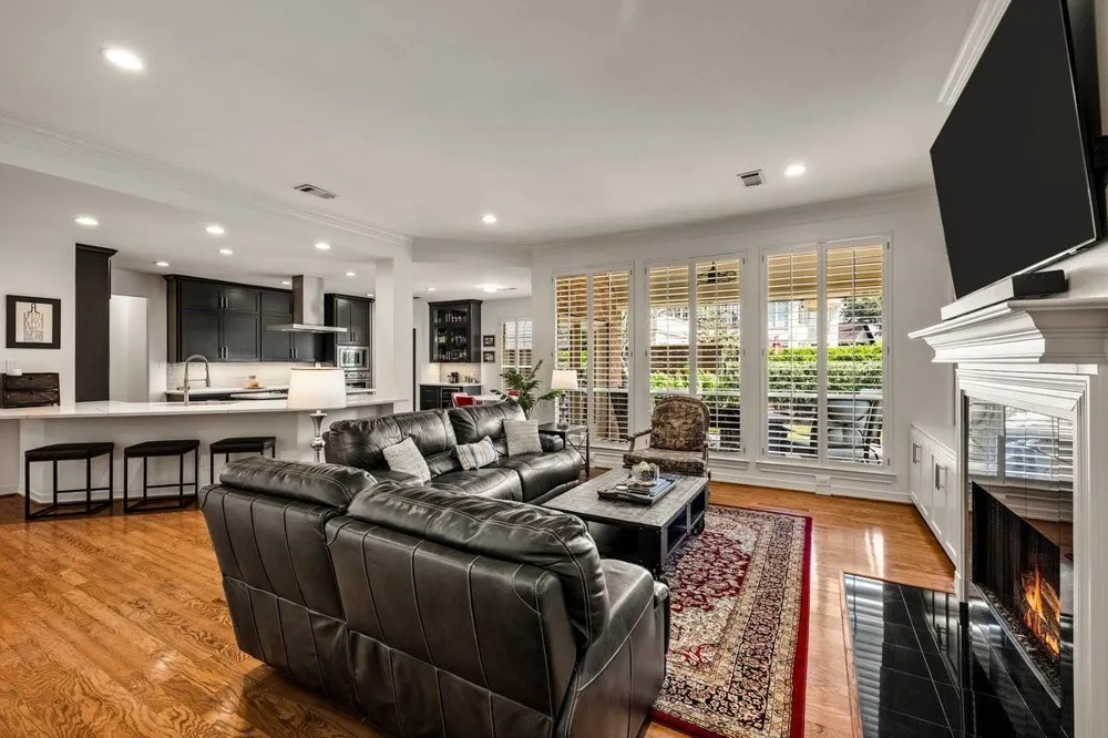 4 Crestwood Circle Sugar Land, TX 77478