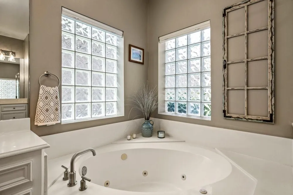 4 Crestwood Circle Sugar Land, TX 77478