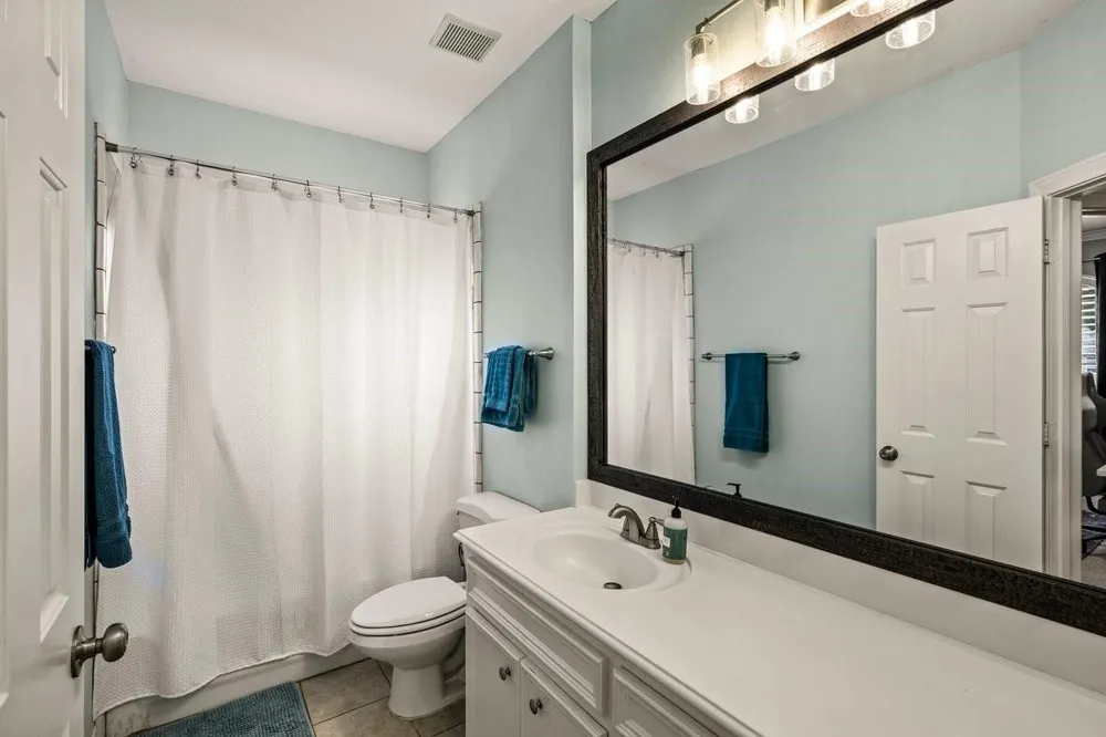 4 Crestwood Circle Sugar Land, TX 77478