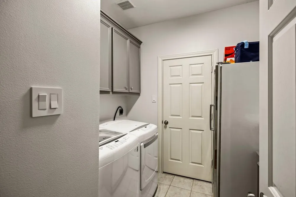 4 Crestwood Circle Sugar Land, TX 77478