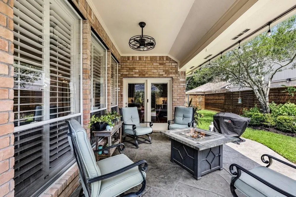 4 Crestwood Circle Sugar Land, TX 77478