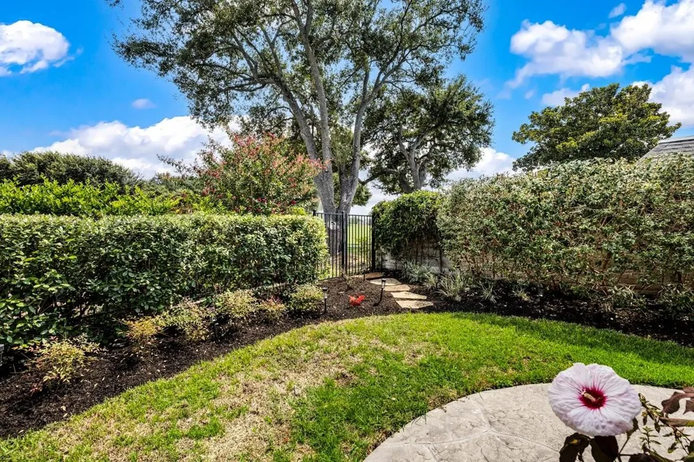 4 Crestwood Circle Sugar Land, TX 77478