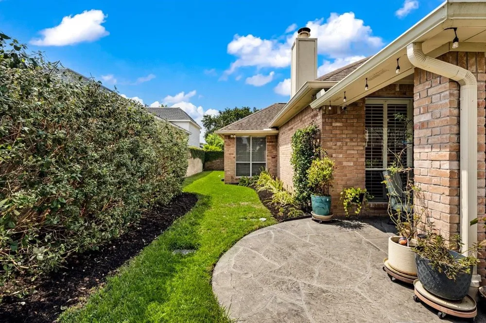 4 Crestwood Circle Sugar Land, TX 77478