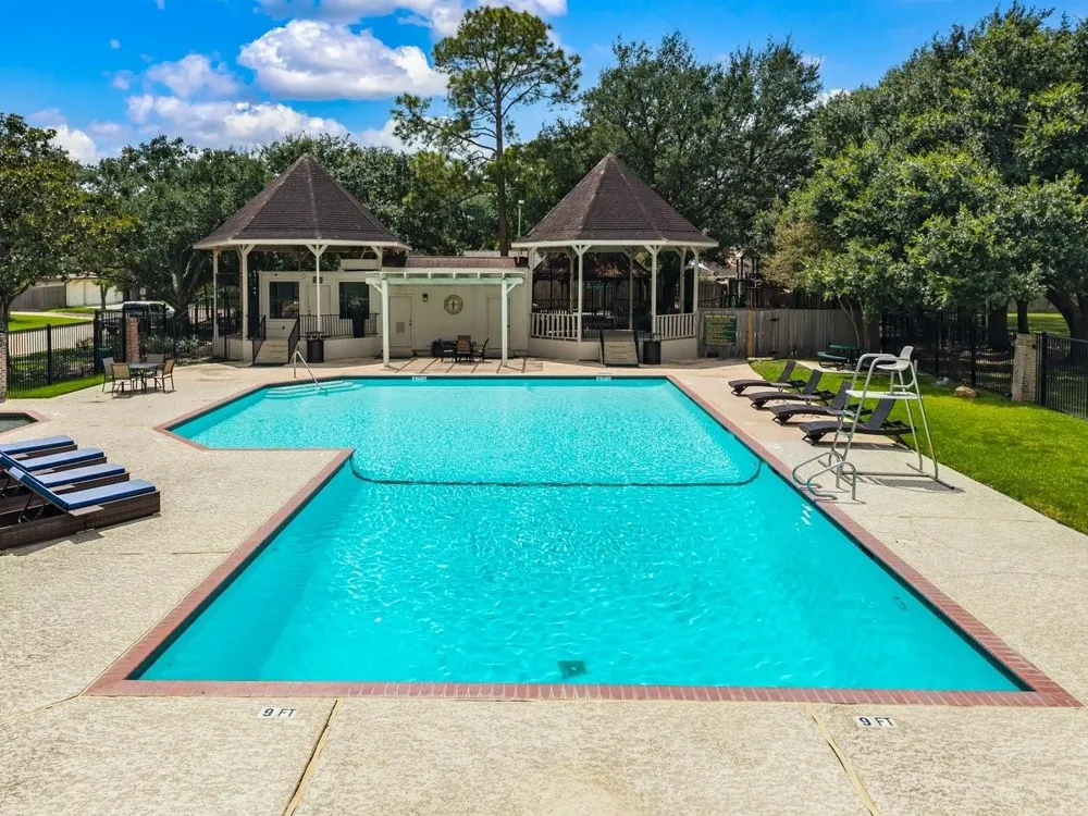 4 Crestwood Circle Sugar Land, TX 77478