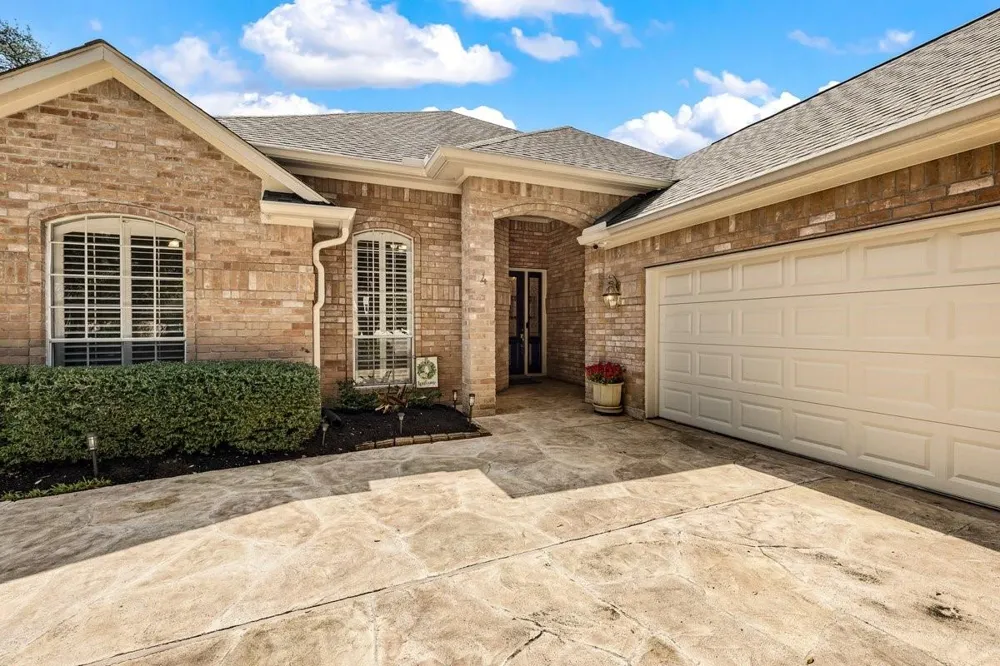 4 Crestwood Circle Sugar Land, TX 77478
