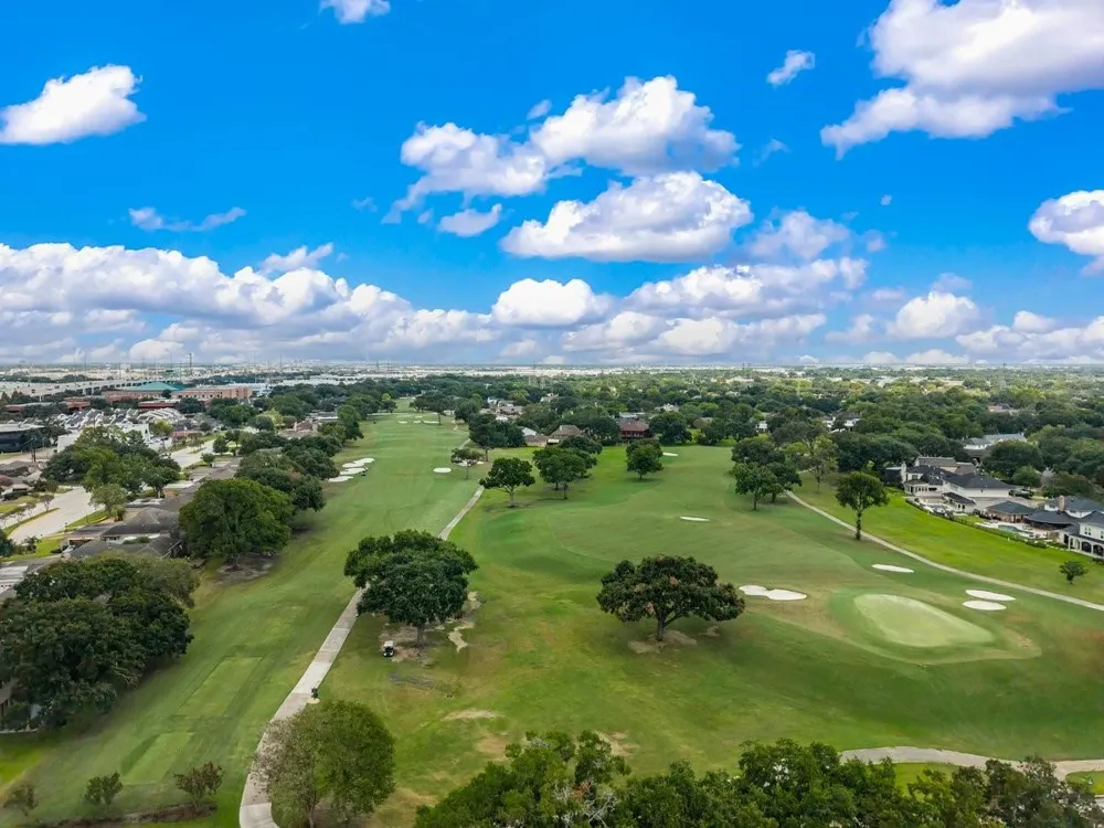 4 Crestwood Circle Sugar Land, TX 77478