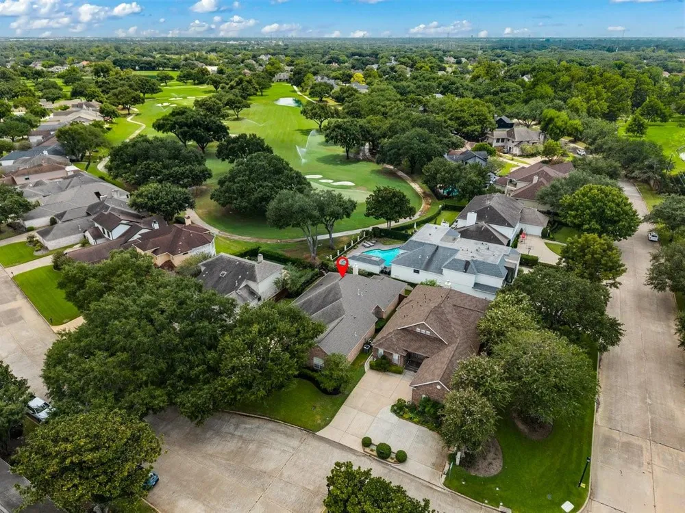 4 Crestwood Circle Sugar Land, TX 77478