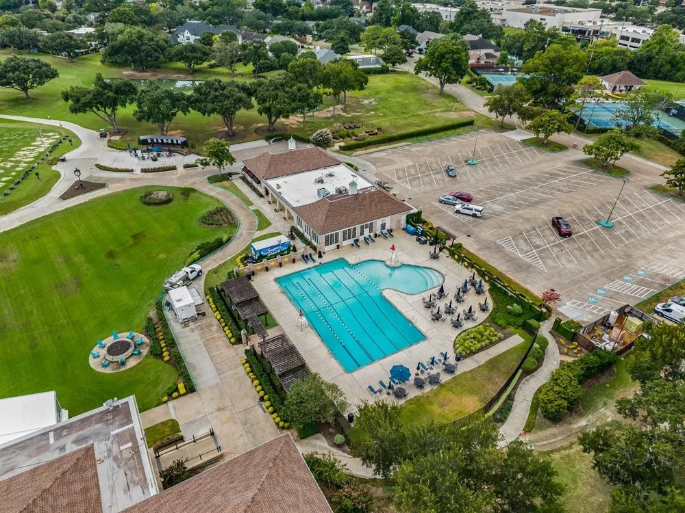 4 Crestwood Circle Sugar Land, TX 77478