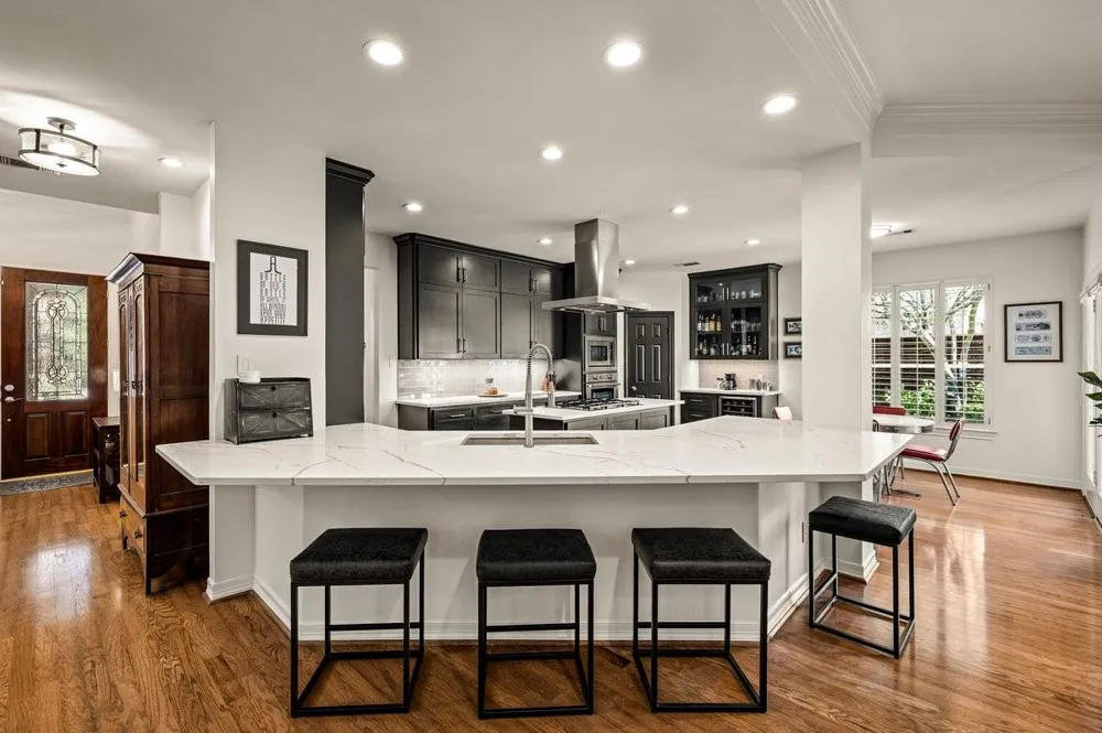 4 Crestwood Circle Sugar Land, TX 77478