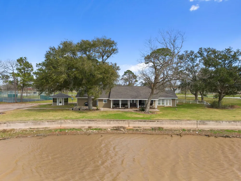 2935 W Fm 1462 Rosharon, TX 77583