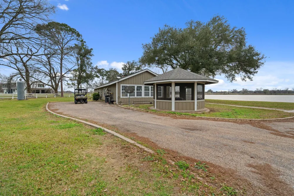 2935 W Fm 1462 Rosharon, TX 77583