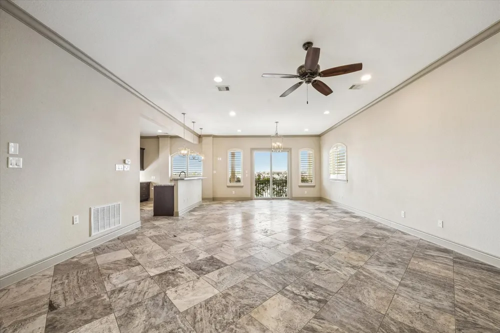 2466 Beacon Circle League City, TX 77573