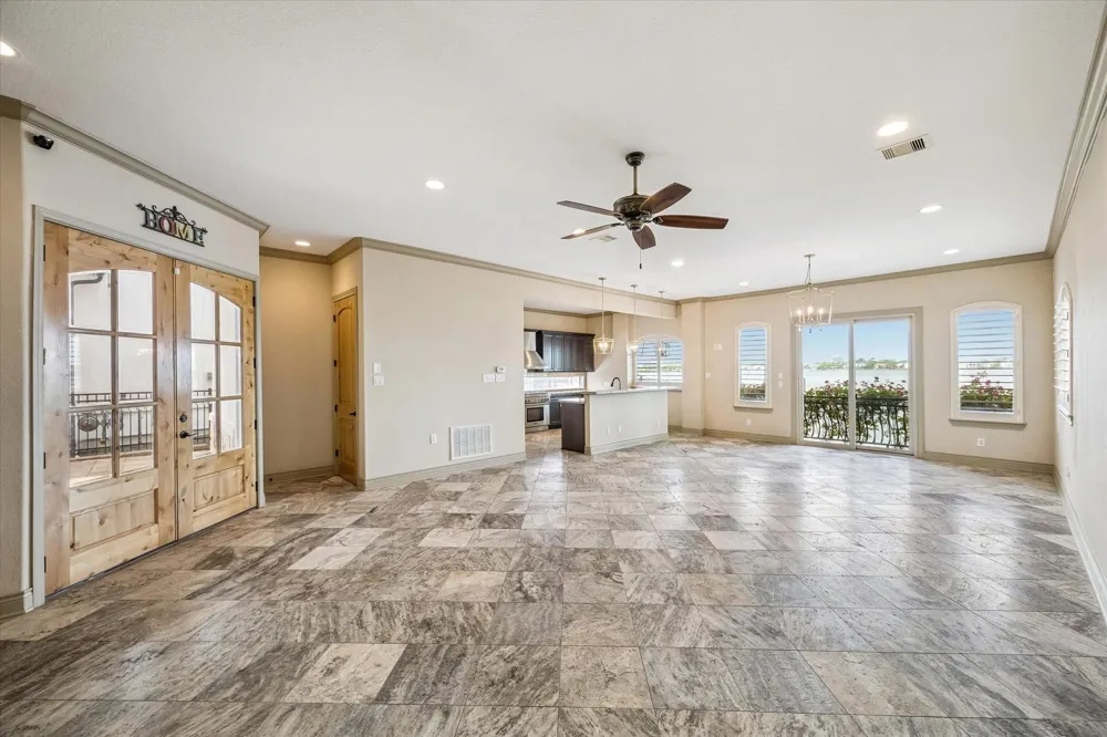2466 Beacon Circle League City, TX 77573