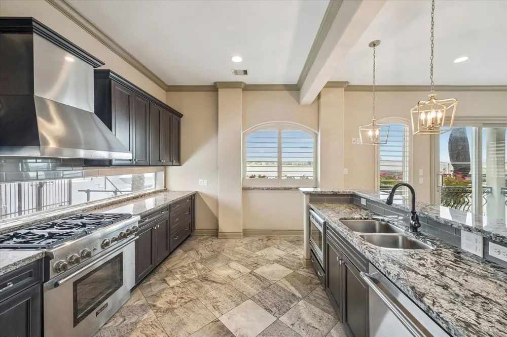 2466 Beacon Circle League City, TX 77573