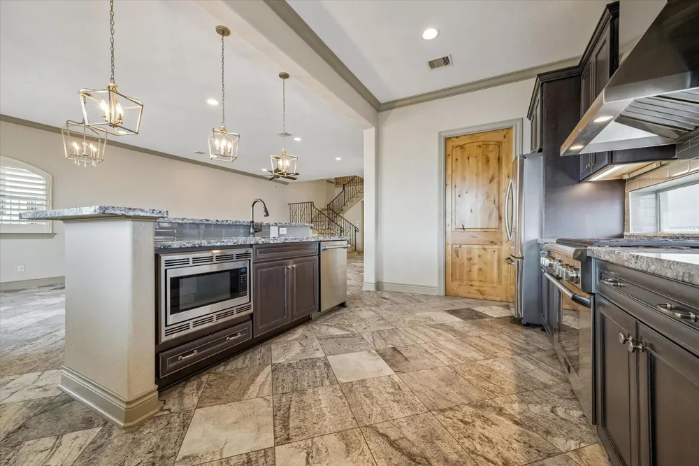 2466 Beacon Circle League City, TX 77573