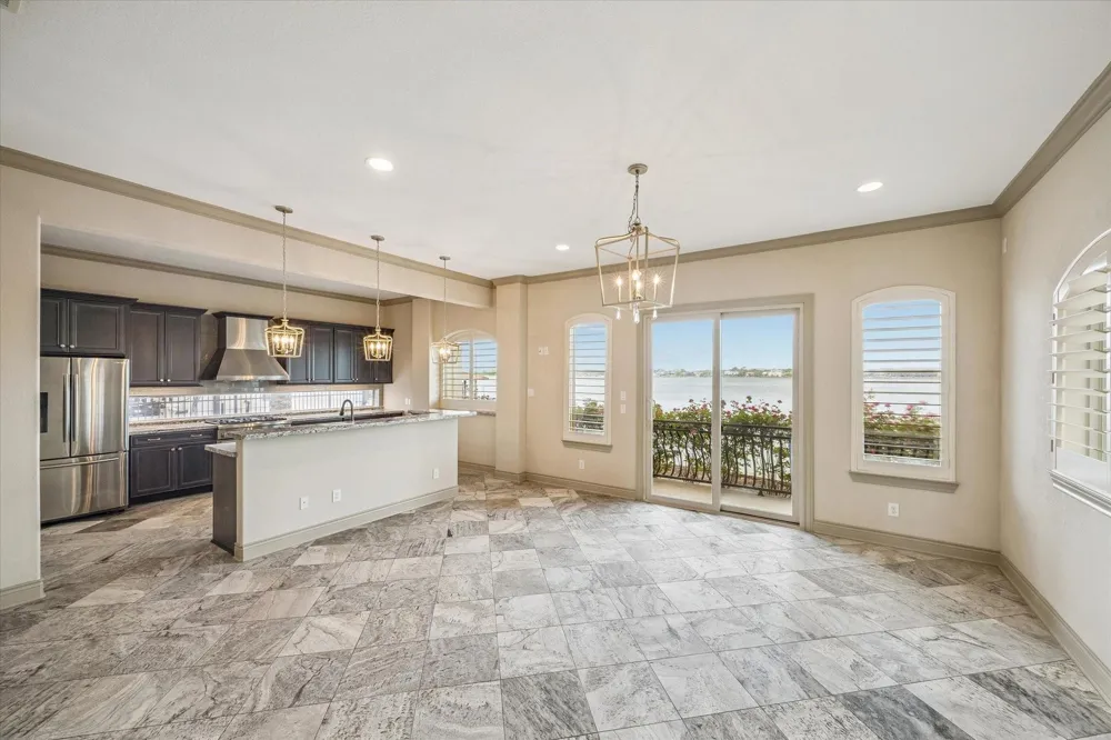2466 Beacon Circle League City, TX 77573