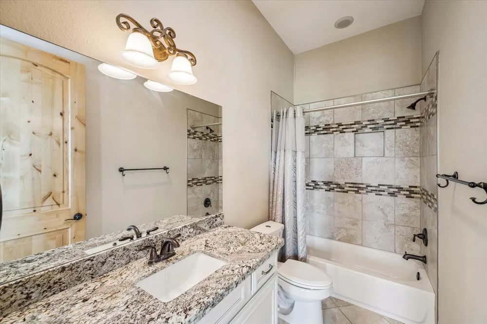 2466 Beacon Circle League City, TX 77573