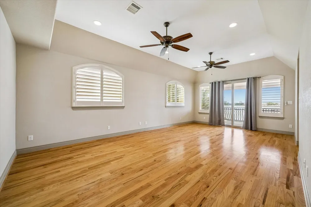 2466 Beacon Circle League City, TX 77573
