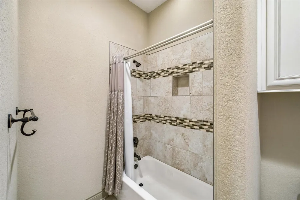 2466 Beacon Circle League City, TX 77573