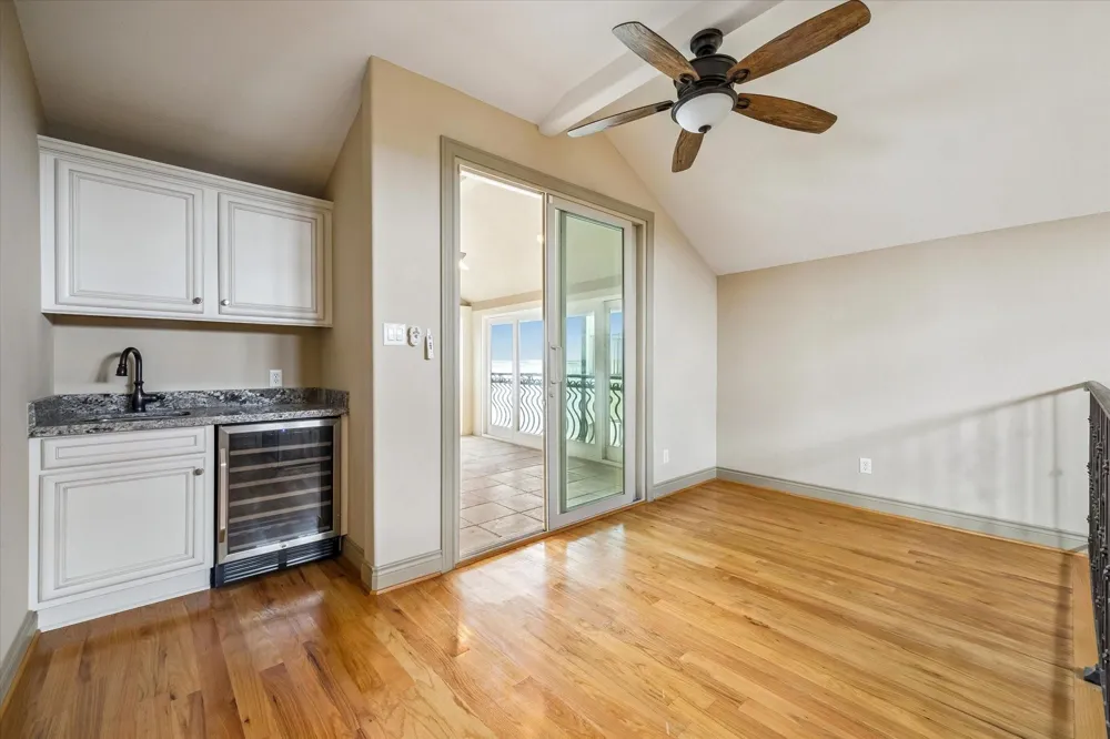 2466 Beacon Circle League City, TX 77573