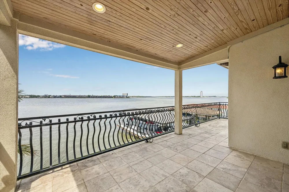 2466 Beacon Circle League City, TX 77573