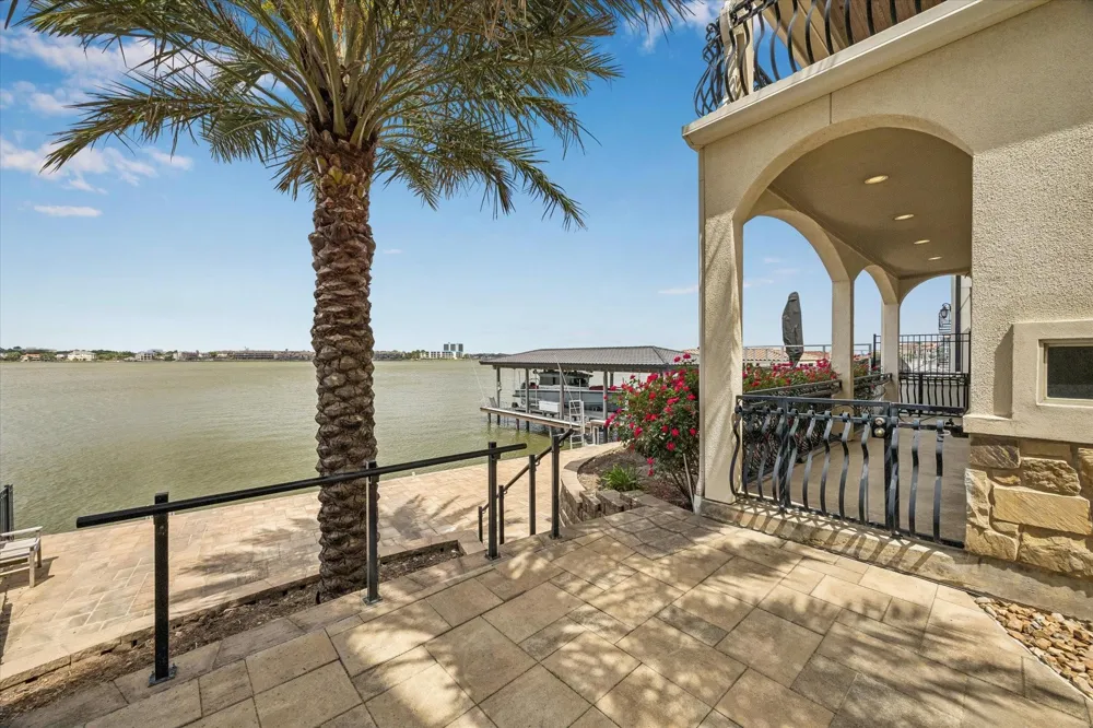 2466 Beacon Circle League City, TX 77573