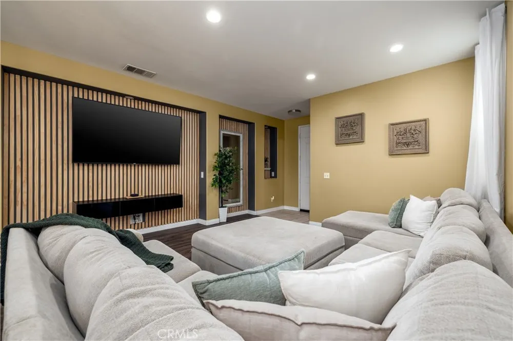 3738 Almansa Way Perris, CA 92571