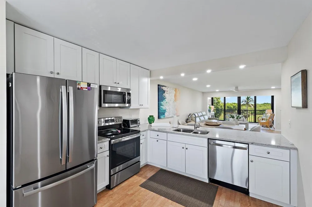 275 PALM AVENUE #C302 Jupiter, FL 33477