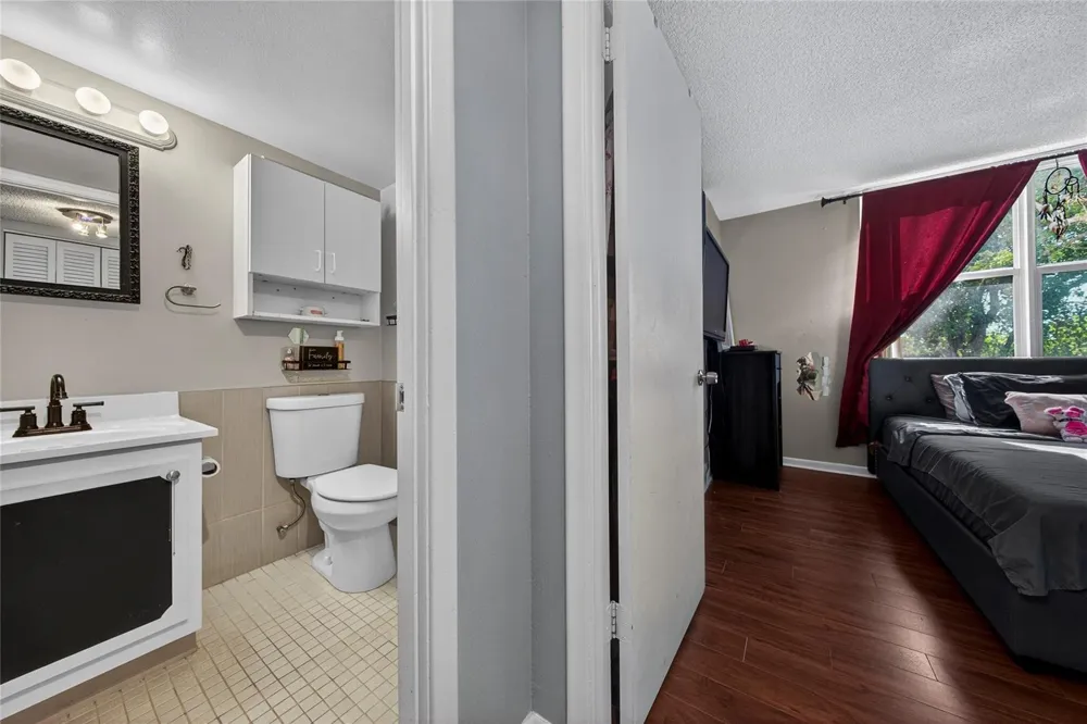 1800 ANDREWS AVENUE #2F Fort Lauderdale, FL 33311