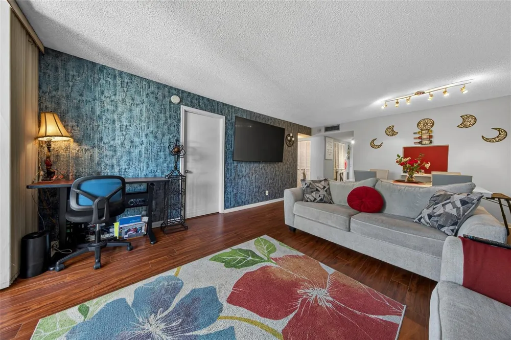 1800 ANDREWS AVENUE #2F Fort Lauderdale, FL 33311