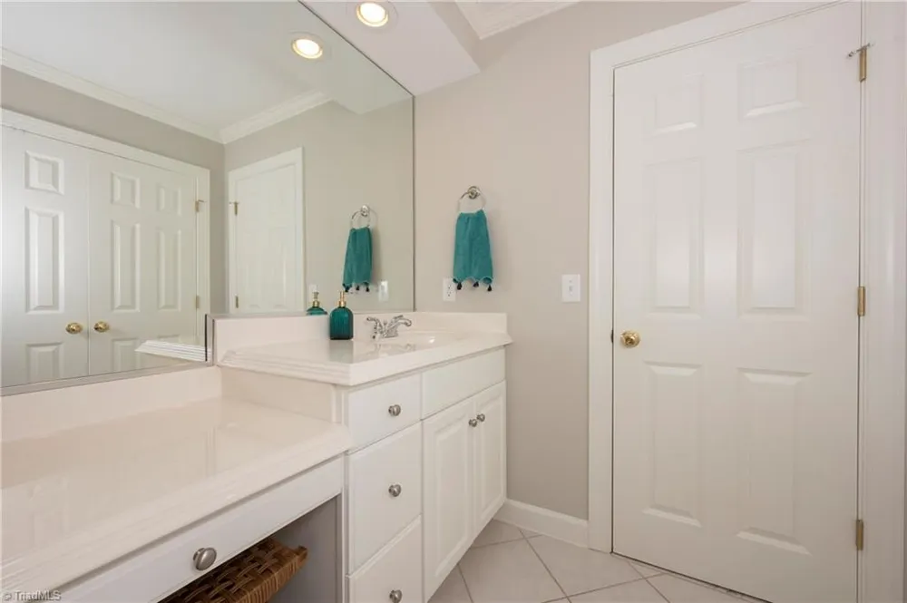 145 Ashbourne Lake Court Clemmons, NC 27012