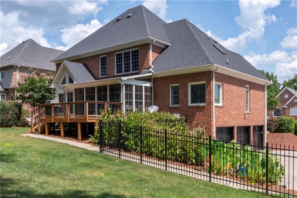 145 Ashbourne Lake Court Clemmons, NC 27012