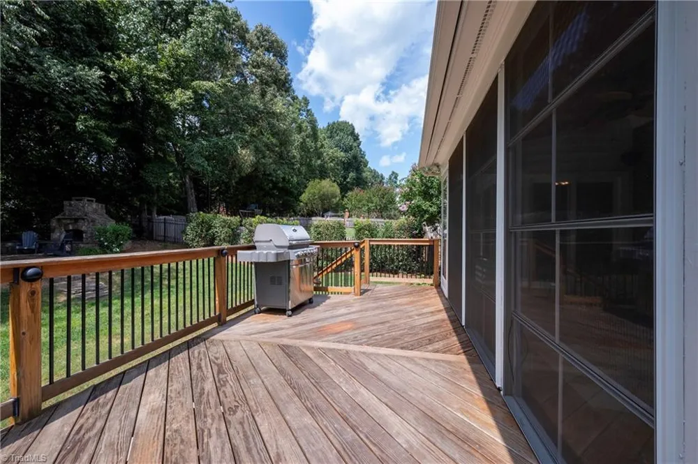 145 Ashbourne Lake Court Clemmons, NC 27012