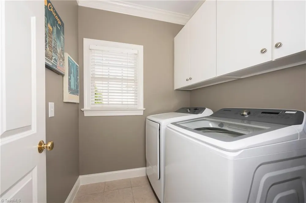 145 Ashbourne Lake Court Clemmons, NC 27012
