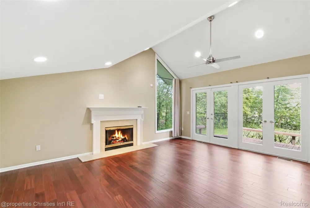 25310 Canterbury Road Franklin Village, MI 48025