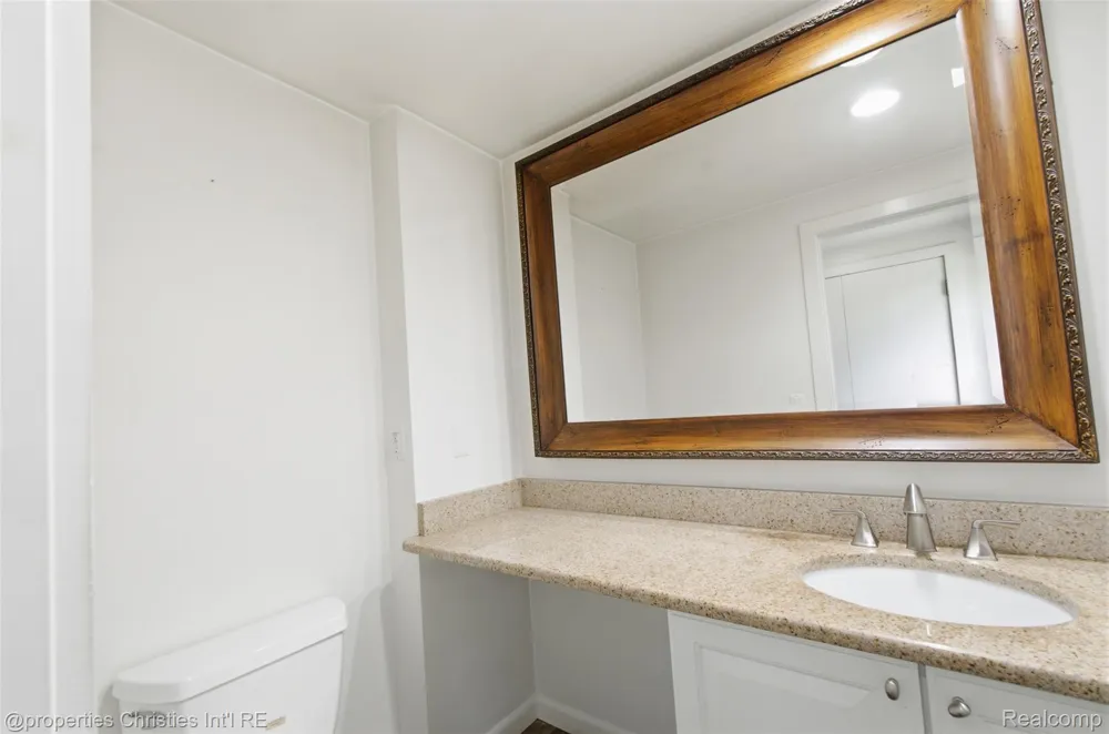 25310 Canterbury Road Franklin Village, MI 48025