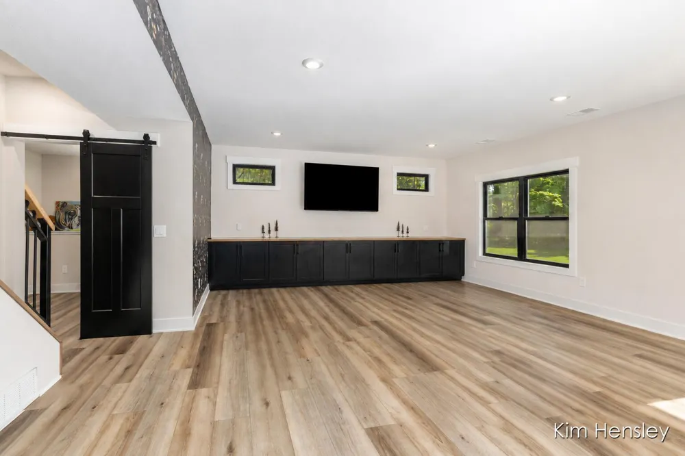 8571 Young Avenue NE Courtland Township, MI 49341