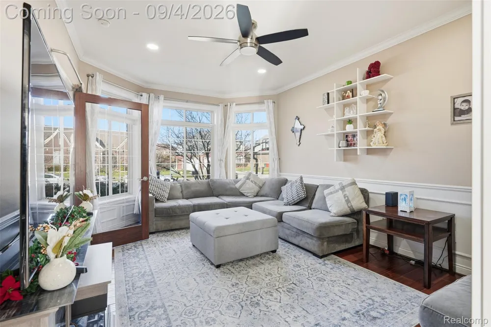 19330 Middle Branch Drive Macomb Township, MI 48044