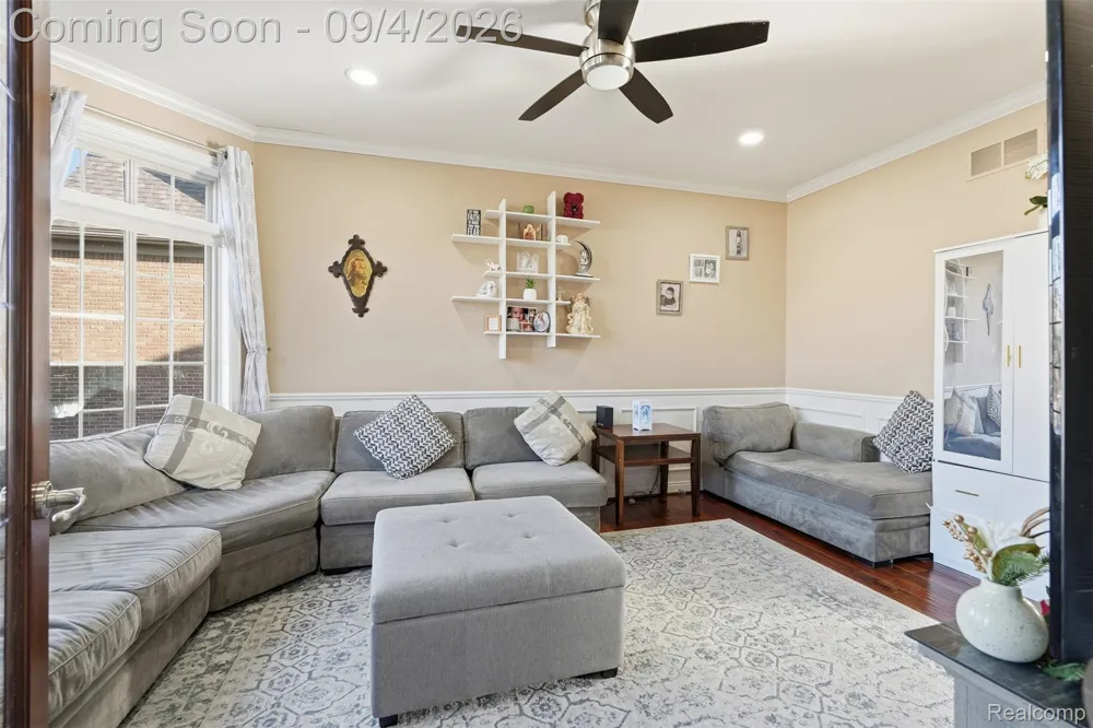 19330 Middle Branch Drive Macomb Township, MI 48044