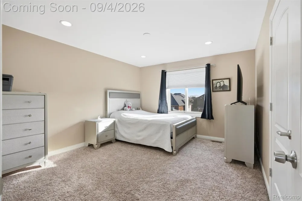 19330 Middle Branch Drive Macomb Township, MI 48044