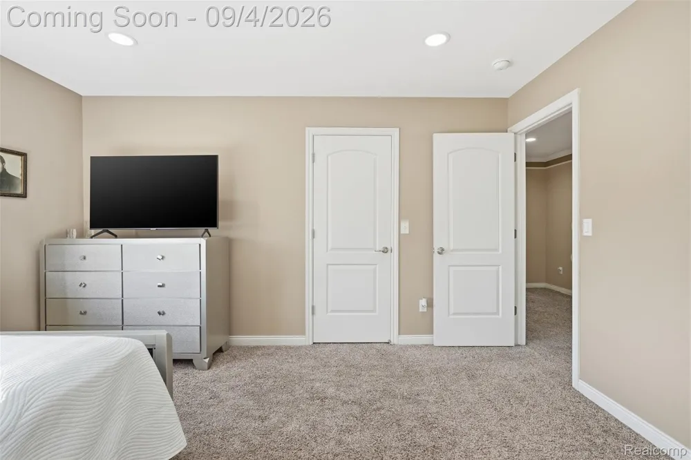19330 Middle Branch Drive Macomb Township, MI 48044