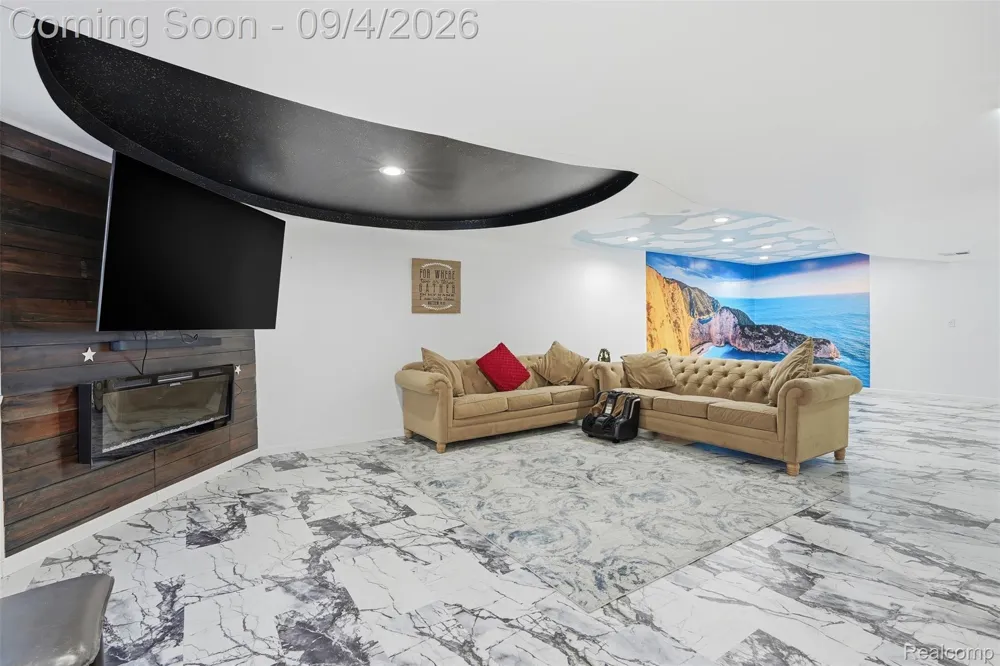 19330 Middle Branch Drive Macomb Township, MI 48044