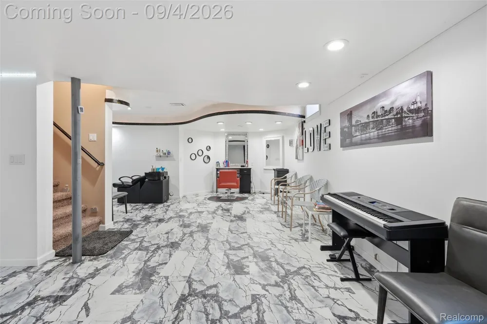 19330 Middle Branch Drive Macomb Township, MI 48044
